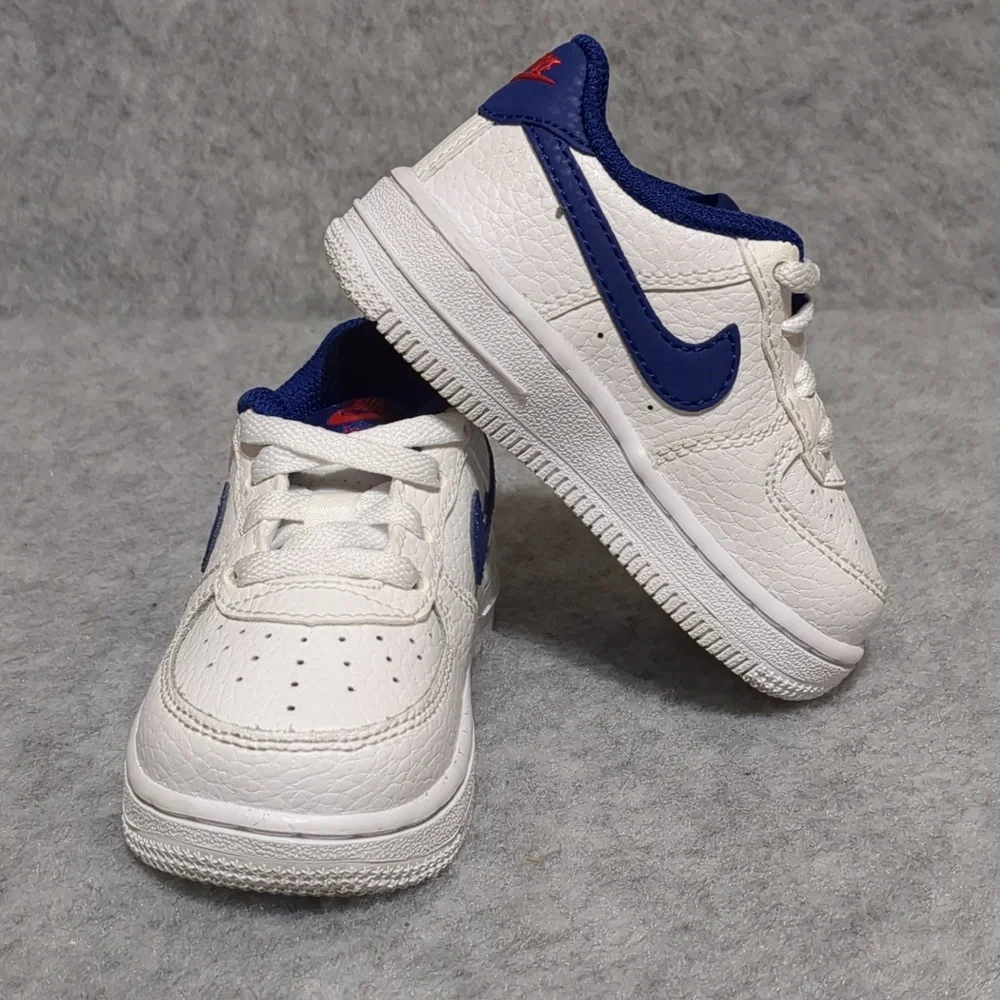 Nike Air Force 1 Toddler White Blue Low Sneakers Size 5c - Picture 4 of 8